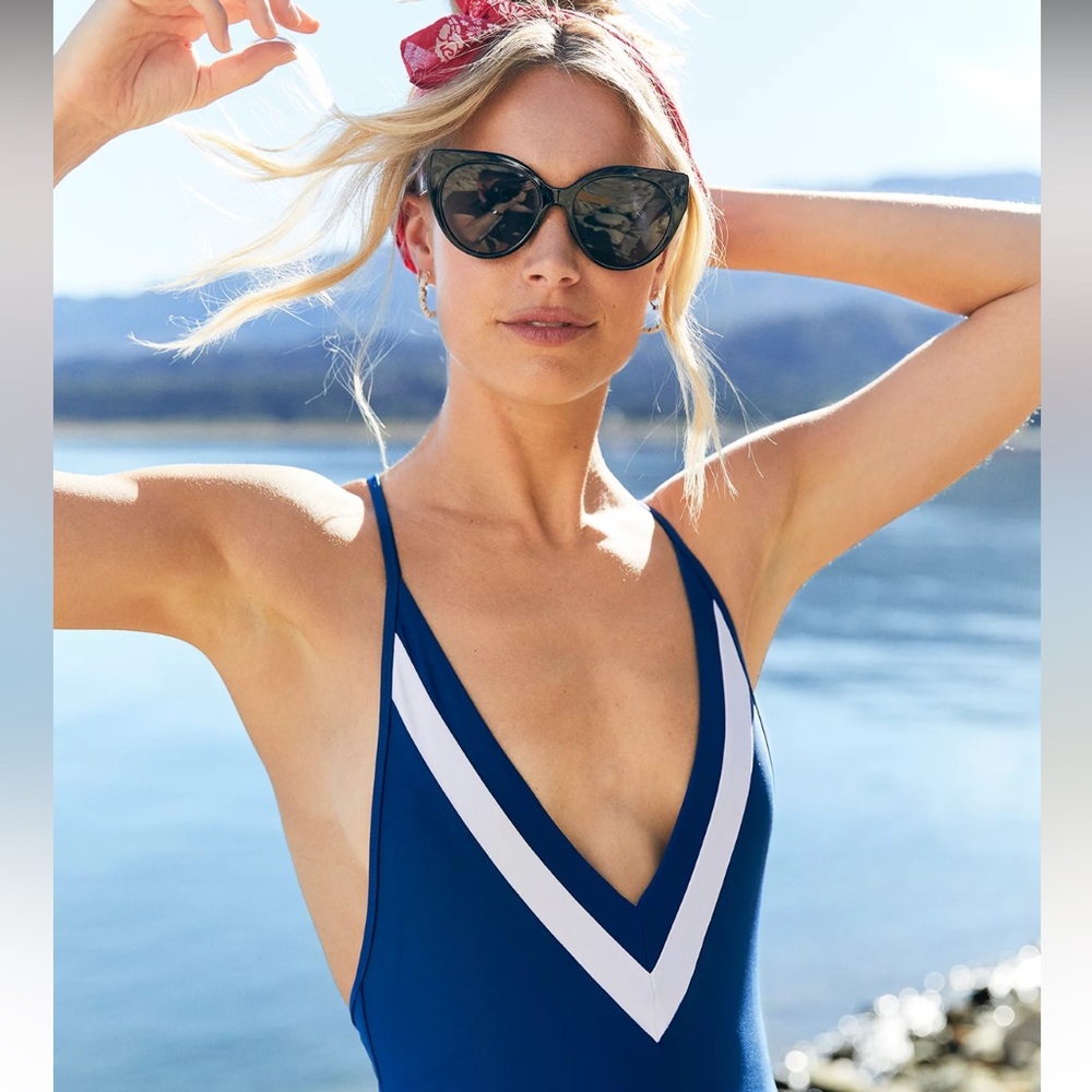 EUC Aerie one piece swimsuit